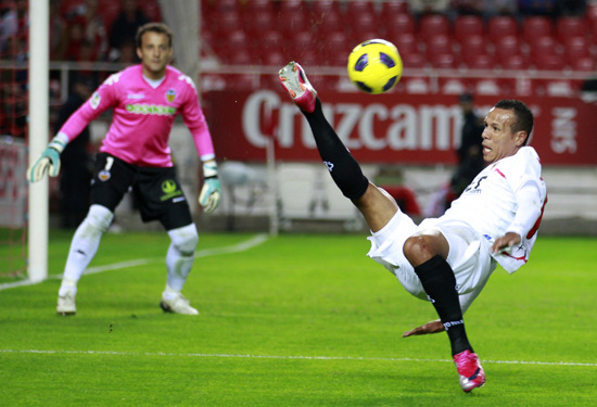 从阵容来看 从阵容来看