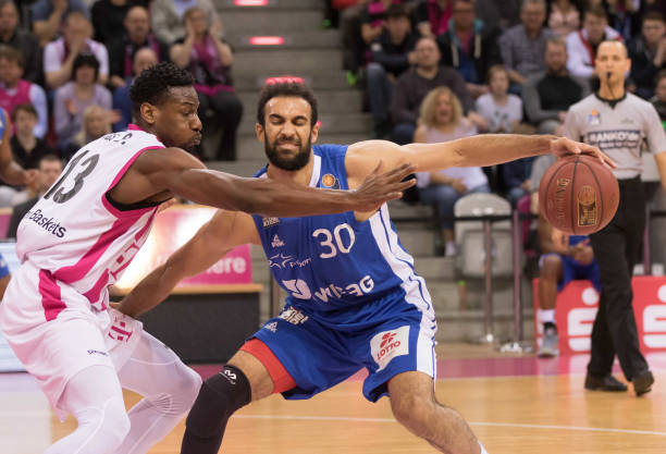 苏宁的中场 苏宁的中场